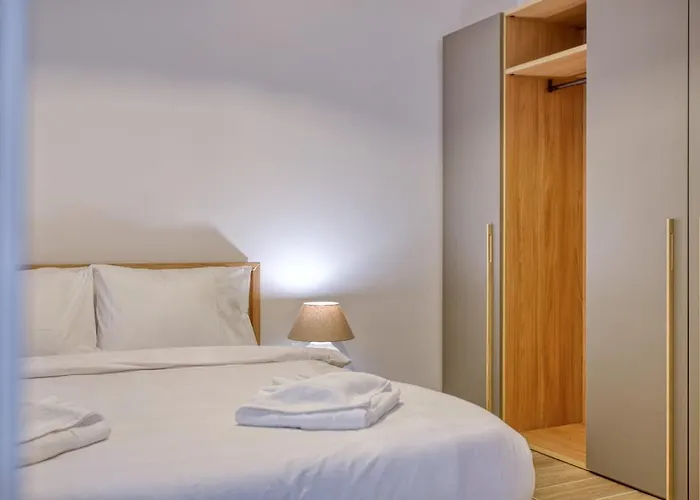 Daire Exquisite Seafront Getaway