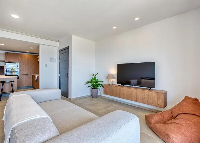 Daire Exquisite Seafront Getaway St. Paul's Bay