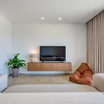 Exquisite Seafront Getaway Lägenhet *
