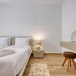 Exquisite Seafront Getaway Lägenhet