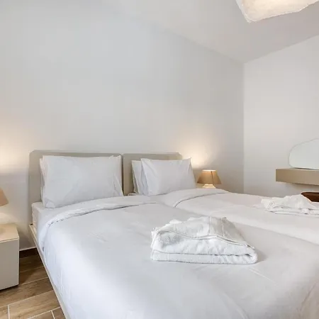 Seafront 3 Bedroom Luxury Getaway Διαμέρισμα *