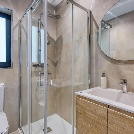 Seafront 3 Bedroom Luxury Getaway