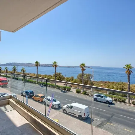 Seafront 3 Bedroom Luxury Getaway Διαμέρισμα *