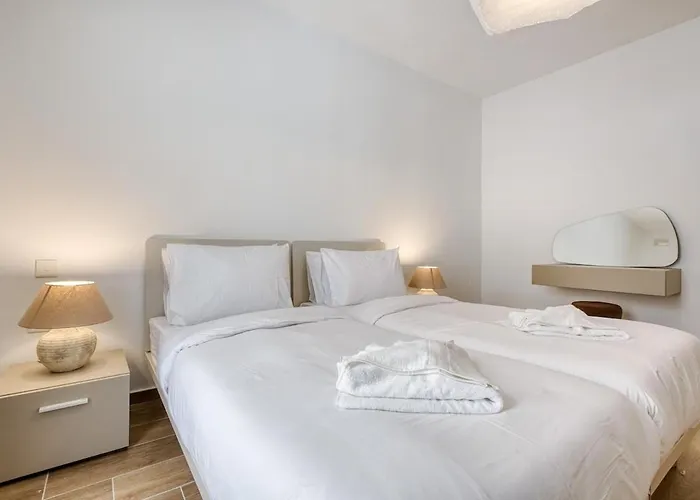 Exquisite Seafront Getaway Apartament *