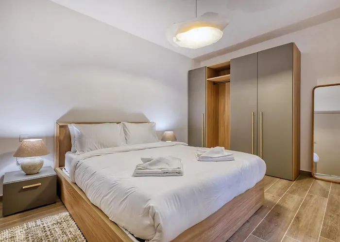 Exquisite Seafront Getaway * Сент-Полс-Бей