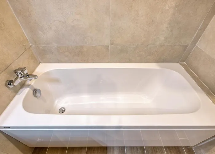 Exquisite Seafront Getaway *