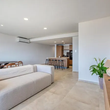 דירה Exquisite Seafront Getaway *