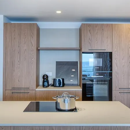 Exquisite Seafront Getaway *