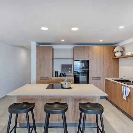 Exquisite Seafront Getaway דירה סיינט פול ביי