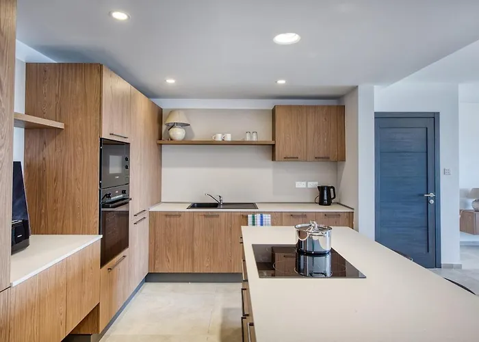 Exquisite Seafront Getaway * סיינט פול ביי