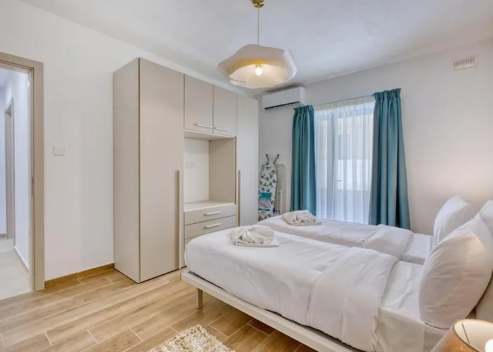 דירה Exquisite Seafront Getaway